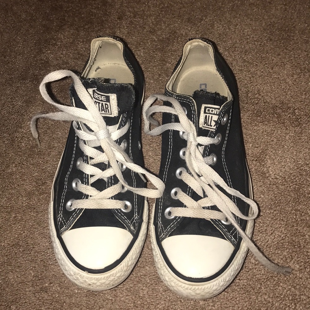 black converse!